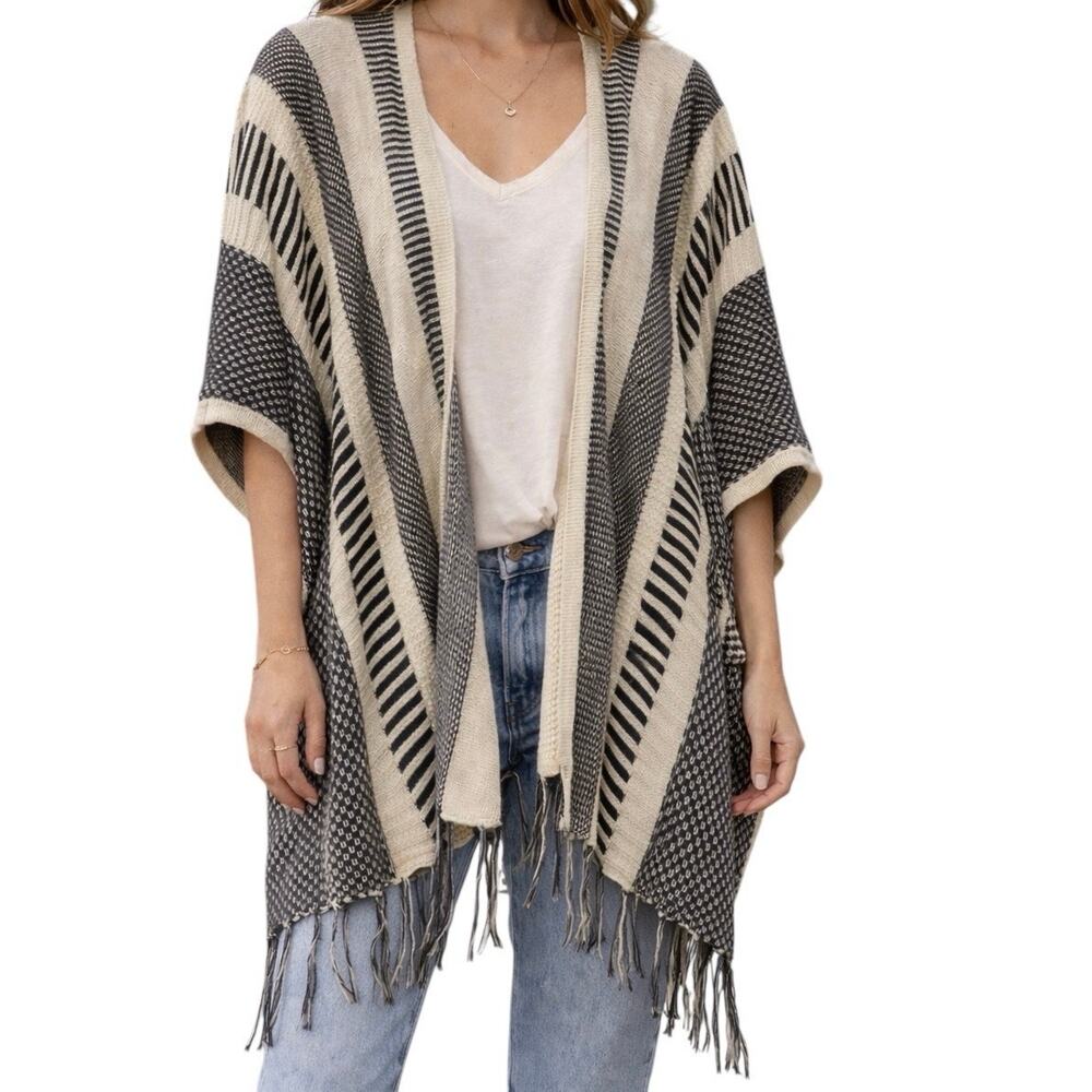 Tobi Boho Knit Poncho Cardigan Fringe‎ Open Front Black Cream M/L